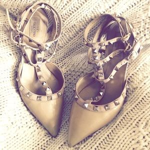 Valentino Garavani Rockstud ankle strap pump